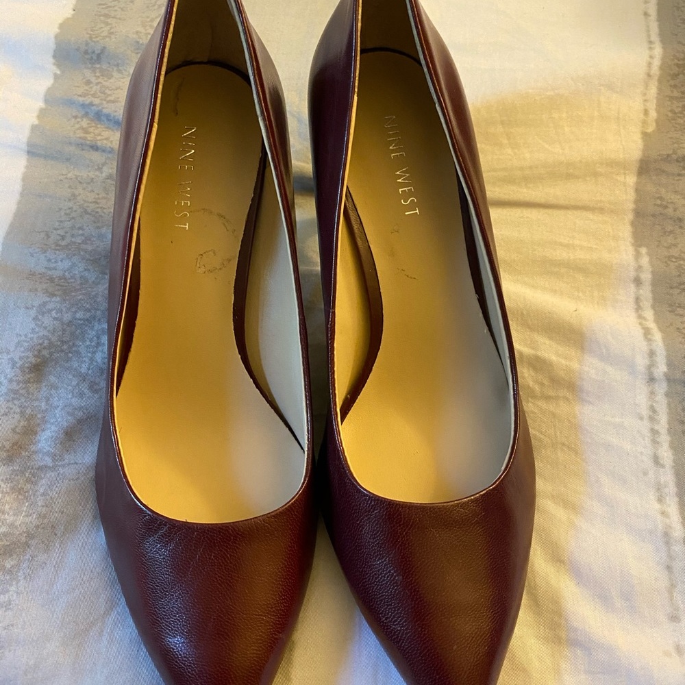 Pumps - Picture 3 of 4